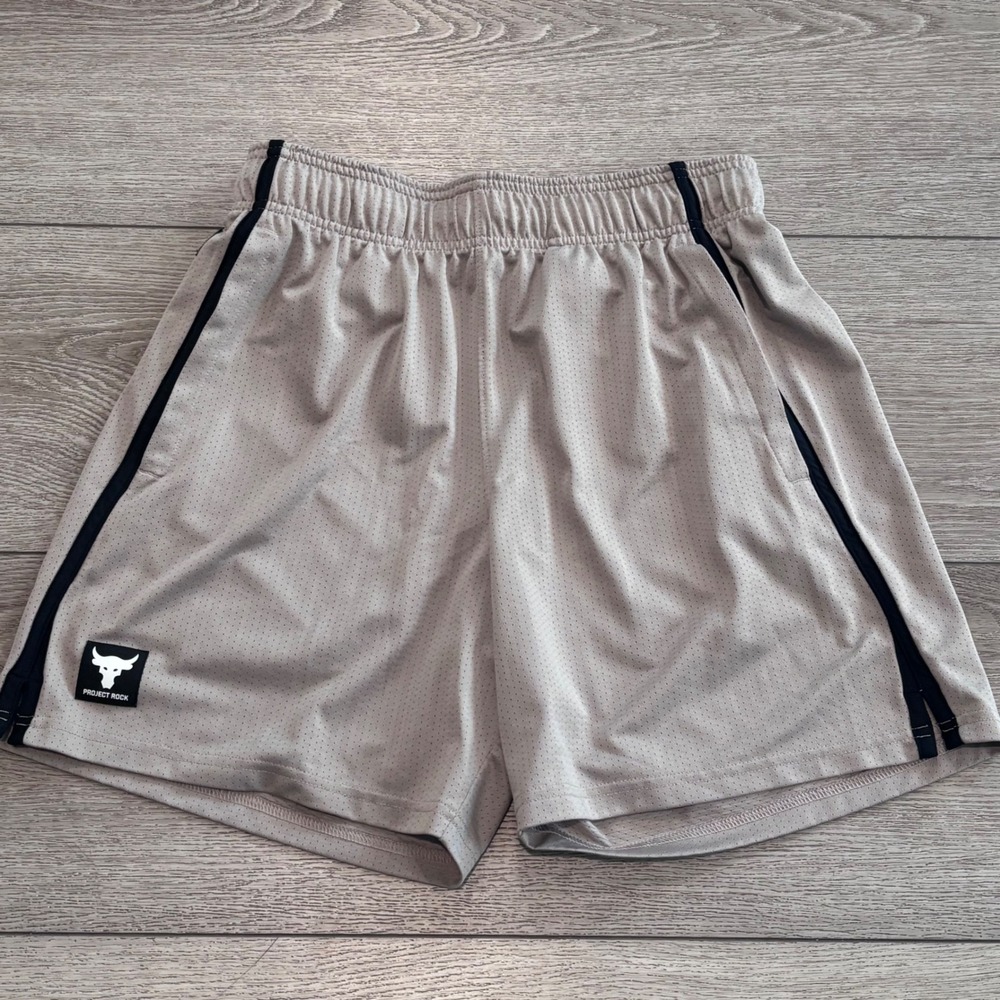 Under Armour Project Rock Shorts Mens Medium Beige Mesh Athletic Gym Training